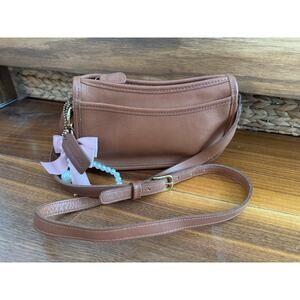 NEW WITHOUT TAGS Coach Vintage Wendie Crossbody Bag in Brown